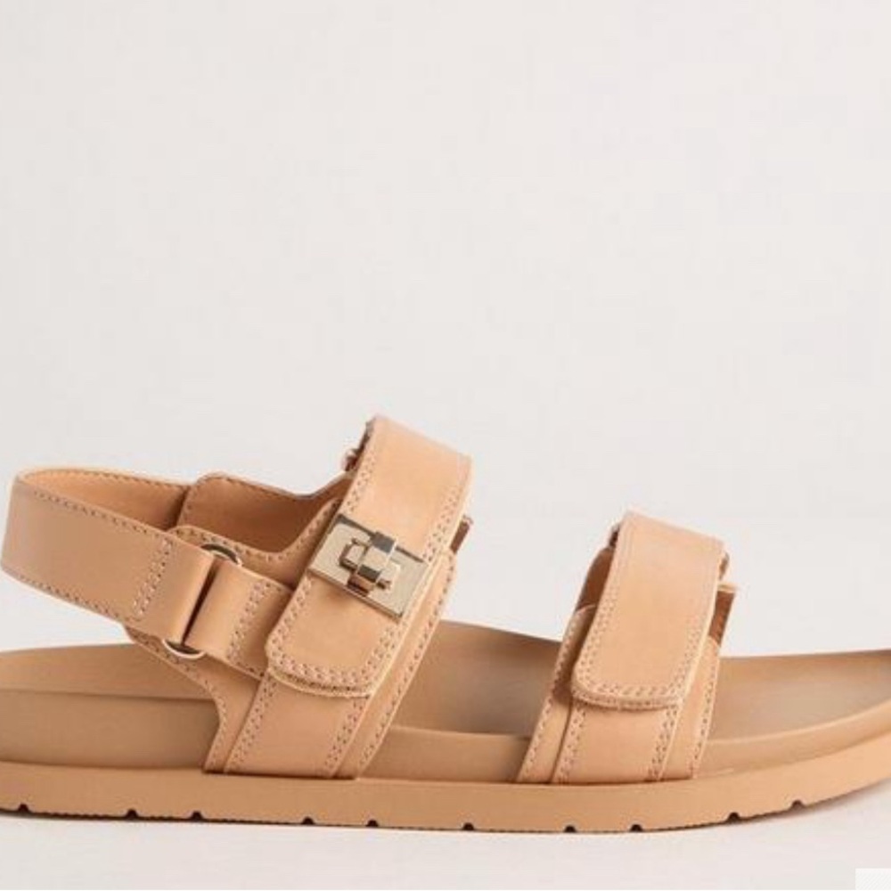 Torrid Adjustable Strap Gladiator Sandal (WW)  Color:
Natural size 11 nwt